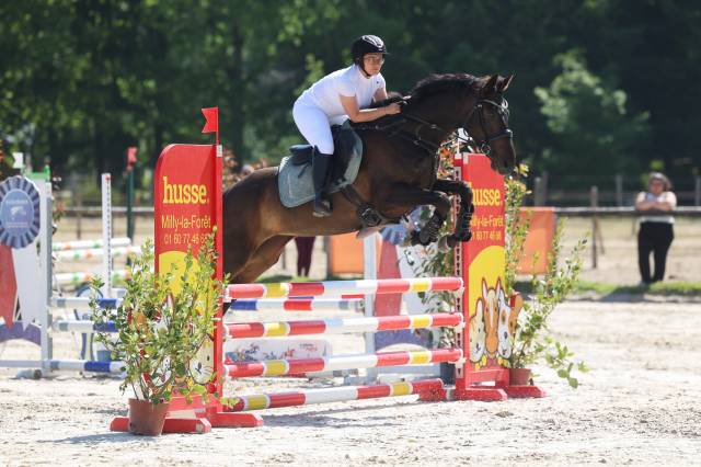 Monitrice équitation 