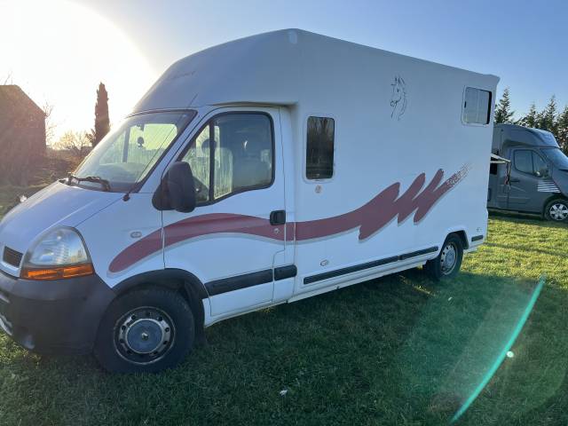 Camion vl 2 chevaux 5 places