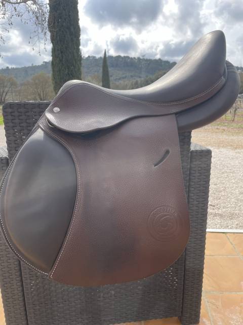 Selle forestier  prem’s, siège 17 pouces.