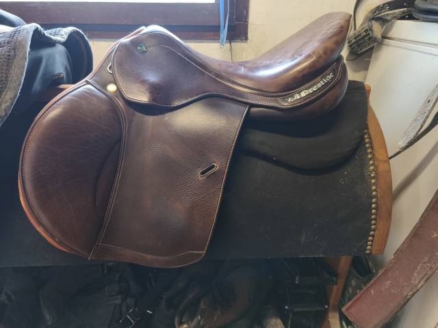 Selle prestige 17,5 siège semi creux 