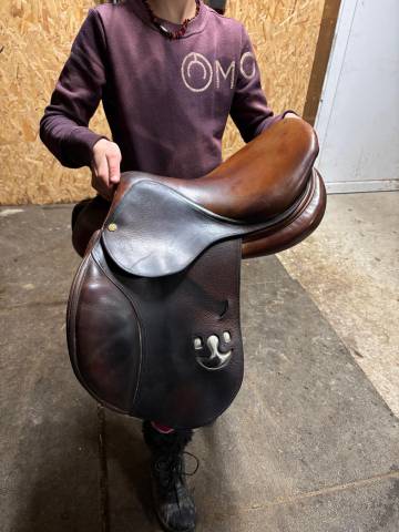 Selle delgrange 16 pouce très rare 