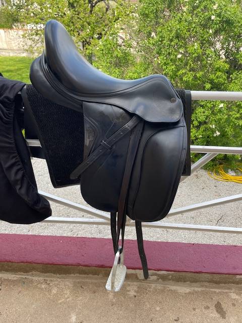 Selle de dressage equiline elite