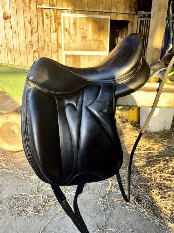 Selle de dressage devoucoux malika