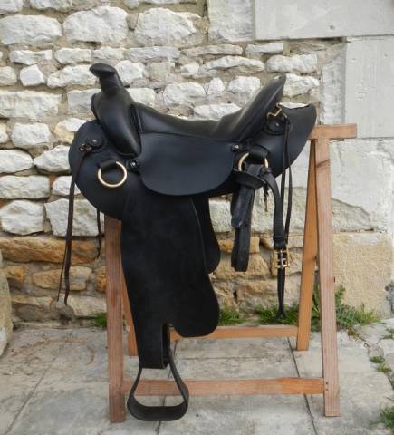 Selle de randonnée cathare