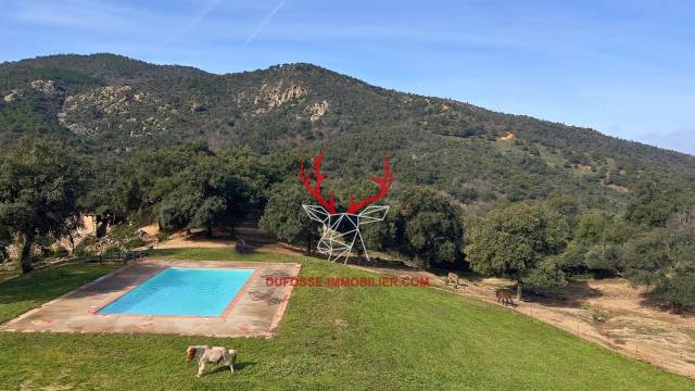 Propriété de caractère près du golfe de st-tropez (83)