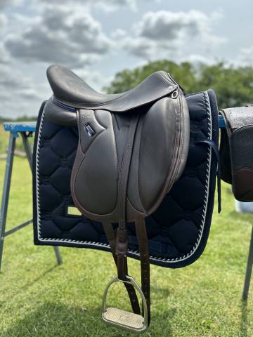 Selle dressage devoucoux