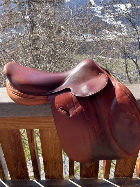 Selle hermès cavale ii excellent état 16’5