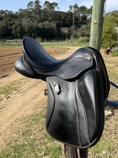 Selle de dressage