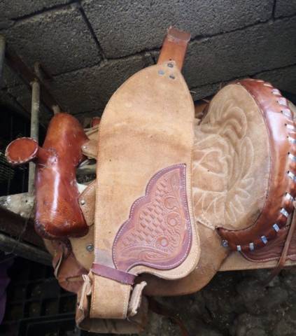 Selle western en cuir