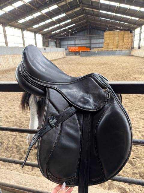 Selle acavallo taille 17 arcade réglable