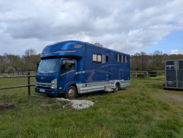 Camion 3 chevaux homme car