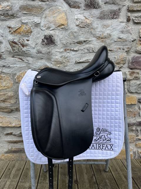 Selle dressage fairfax low wither 17 pouces 