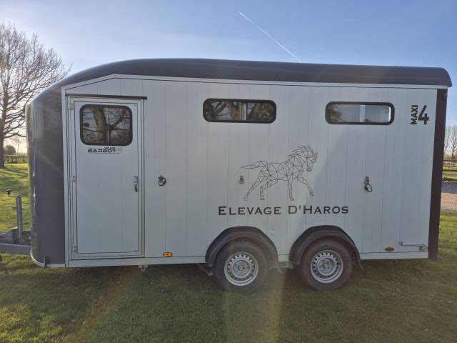 Van 4 places cheval liberté  février 2024.
