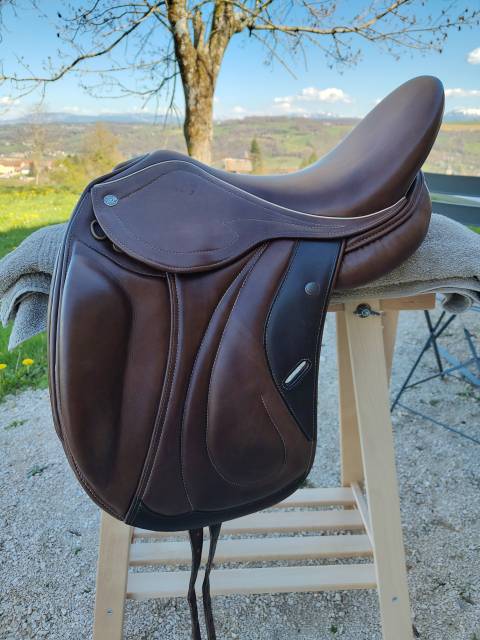 Selle dressage havane 17