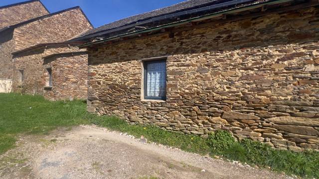 Propriété équestre avec habitations, et 6,5 ha (12 ha)
