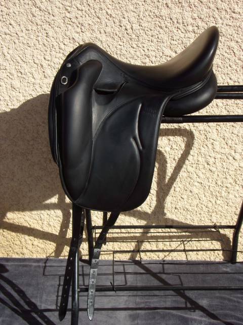 Selle dressage devoucoux makila lab 17'5