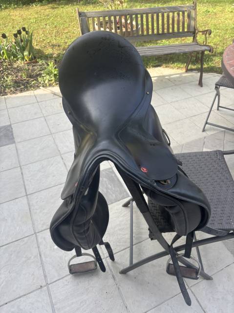 Selle dressage albion slk 2020 17.5 très peu servie