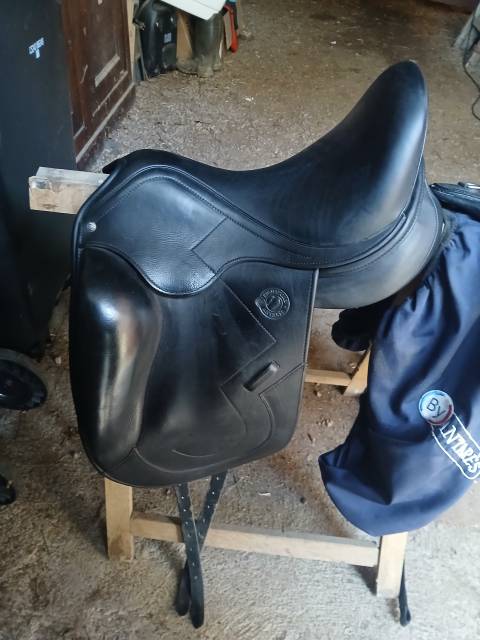 Selle de dressage antares