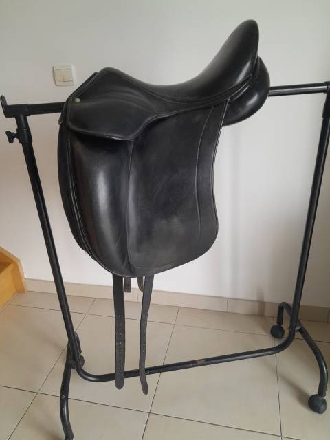 Selle de dressage dac childéric 16'5