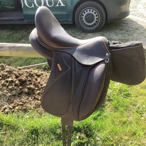 Selle dressage devoucoux makila s