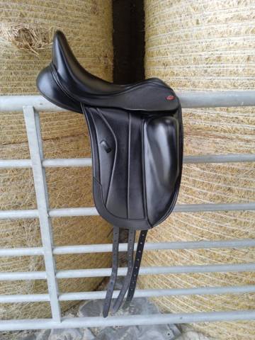 Selle de dressage kent & masters 17 pouces