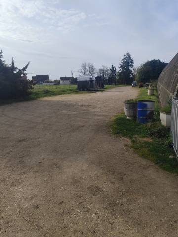 Vend petite structure équestre avec habitation 