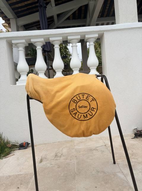 Vente - selle butet saumur semi-creuse 