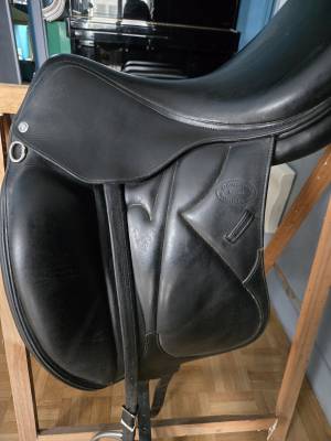 Selle de dressage devoucoux makila 