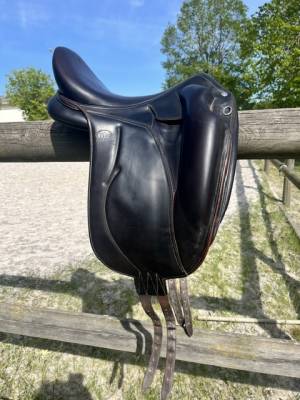 Selle dressage devoucoux 17''