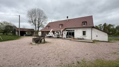 Maison rénovée avec 6 ha - secteur lapalisse