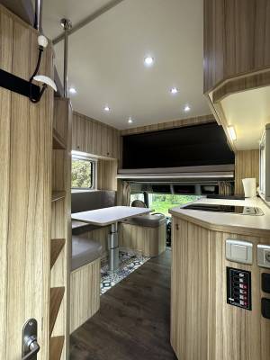 Camión para caballos renault  2007 de segunda mano