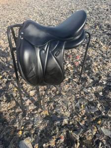 Selle dressage devoucoux makila s - etat impeccable