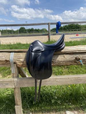 Sella da dressage childeric  17.5