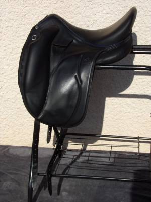 Selle dressage devoucoux makila lab 17'5