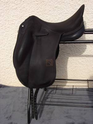 Selle dressage childeric dpl état neuf 18'