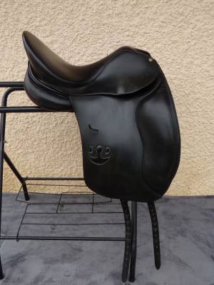 Selle dressage delgrange 17'5