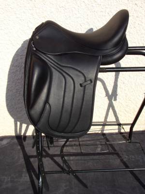 Selle dressage antares état neuf 17'5