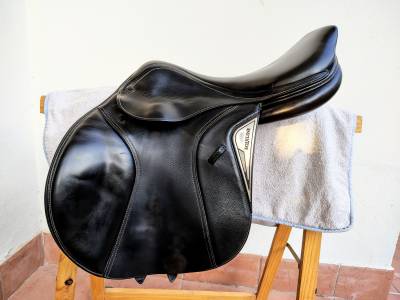 Sella Equiline color nero, 17'', anno 2018
