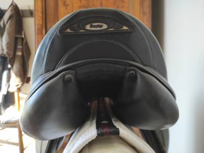 Selle de dressage prestige à vendre 