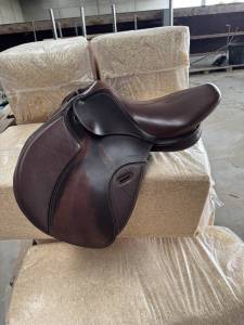 Selle mixte avec arcades interchangeables 