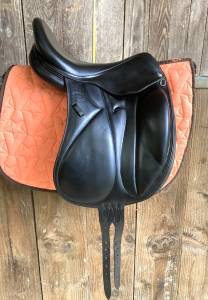 Sella da dressage devoucoux makila 17