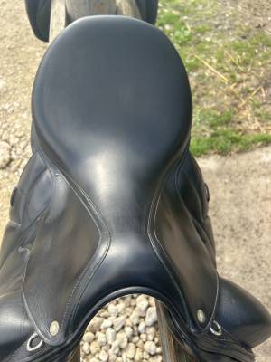 Sella da dressage devoucoux makila 17.5