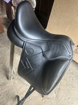 Sella da dressage antarès  17.5