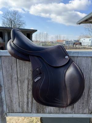 Neuf au prix de l’occasion selle cwd 2 gs