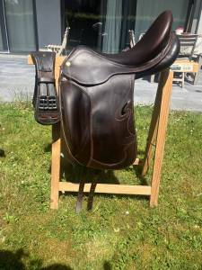 Selle dressage marron prestige, sellerie fouilloux