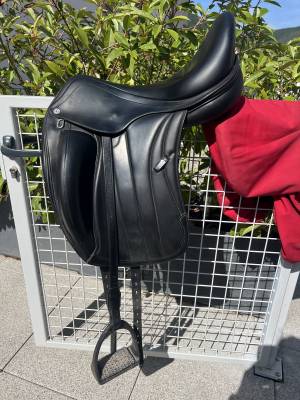 Selle de dressage équipe viktoria 17,5