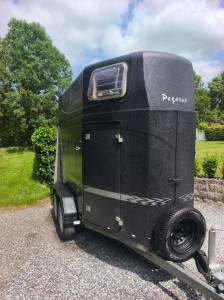 Van humbaur pegasus 2 chevaux 