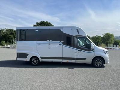 Camion chevaux theault renault master truck proteo 5l