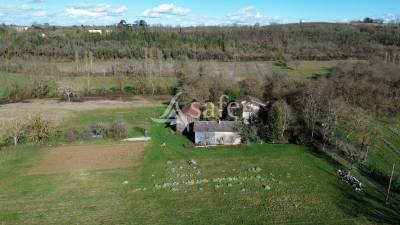 Propriété agricole avec 2 maisons sur 21ha