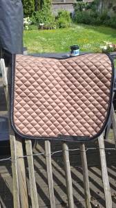 Tapis de selle Horsegear dressage Full cuivr&eacute; presque n